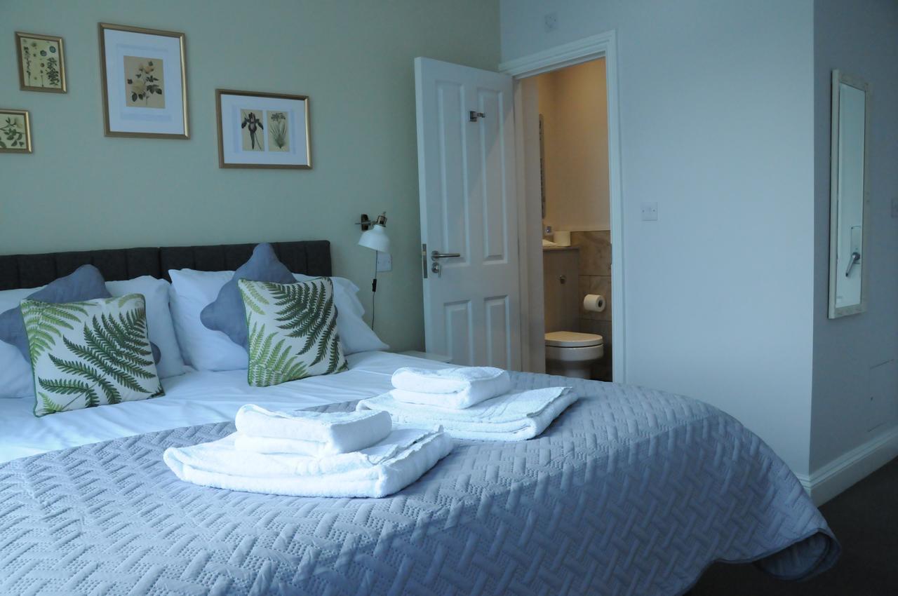 The Milford Arms Hotel Hounslow Ngoại thất bức ảnh
