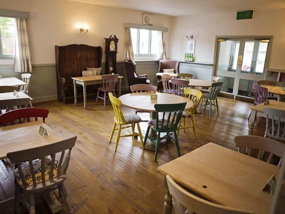 The Milford Arms Hotel Hounslow Ngoại thất bức ảnh